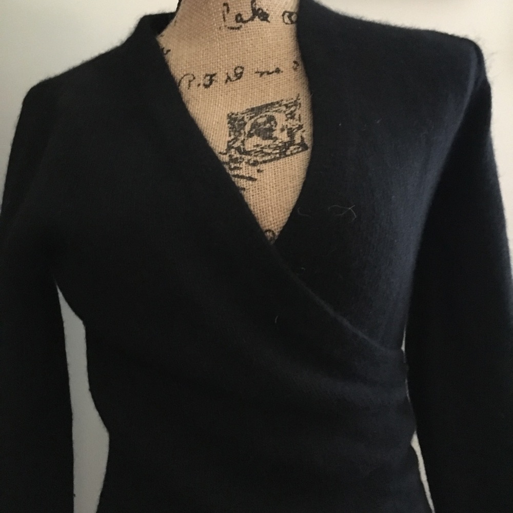 Black fitted sweater
